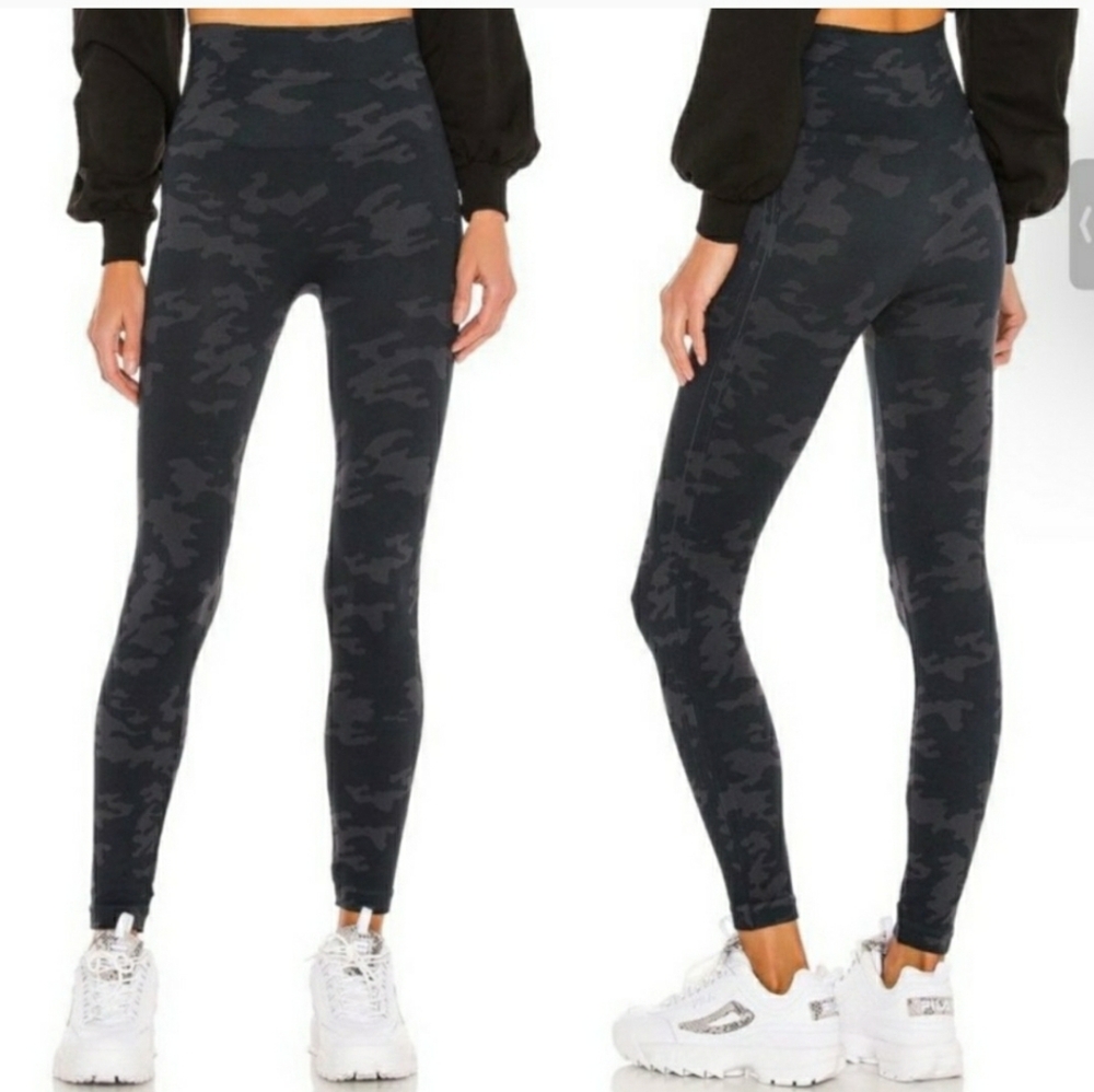 Spanx Look At Me Now High Waisted Seamless Leggings Grey Camo M